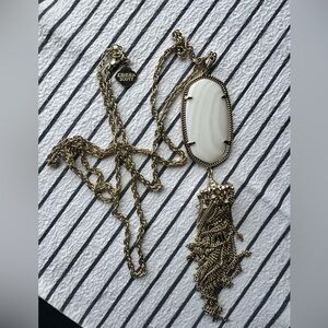 Kendra Scott Rayne necklace in mother of pearl